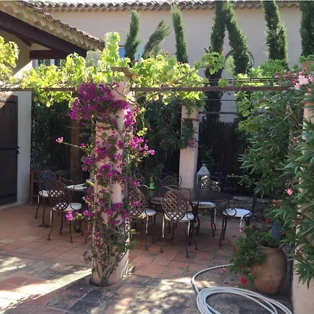 Spacieuse A Deux Pas Du Centre Du Village Et De La ヴィラ ポルクロール