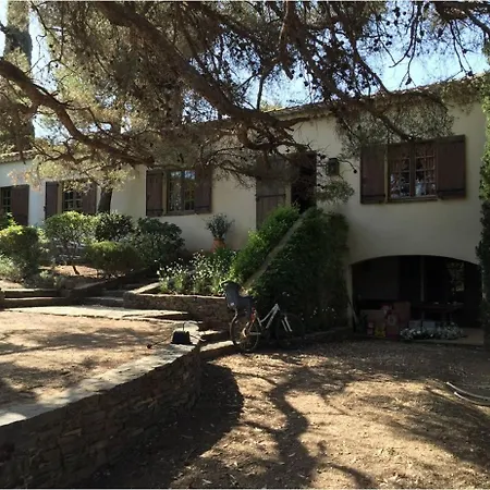 Villa Spacieuse A Deux Pas Du Centre Du Village Et De La Porquerolles