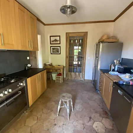 Spacieuse A Deux Pas Du Centre Du Village Et De La * ポルクロール