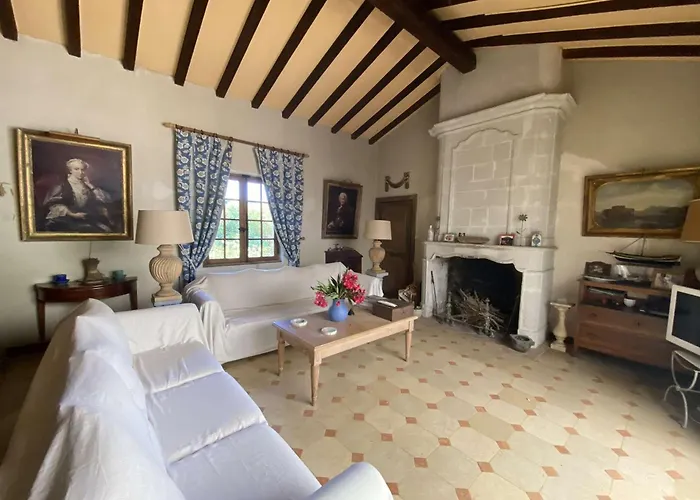 Spacieuse A Deux Pas Du Centre Du Village Et De La *