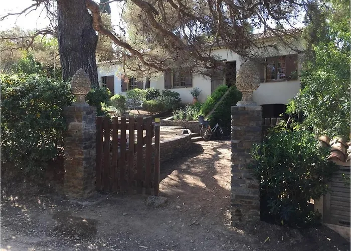 Spacieuse A Deux Pas Du Centre Du Village Et De La * بوركيرول